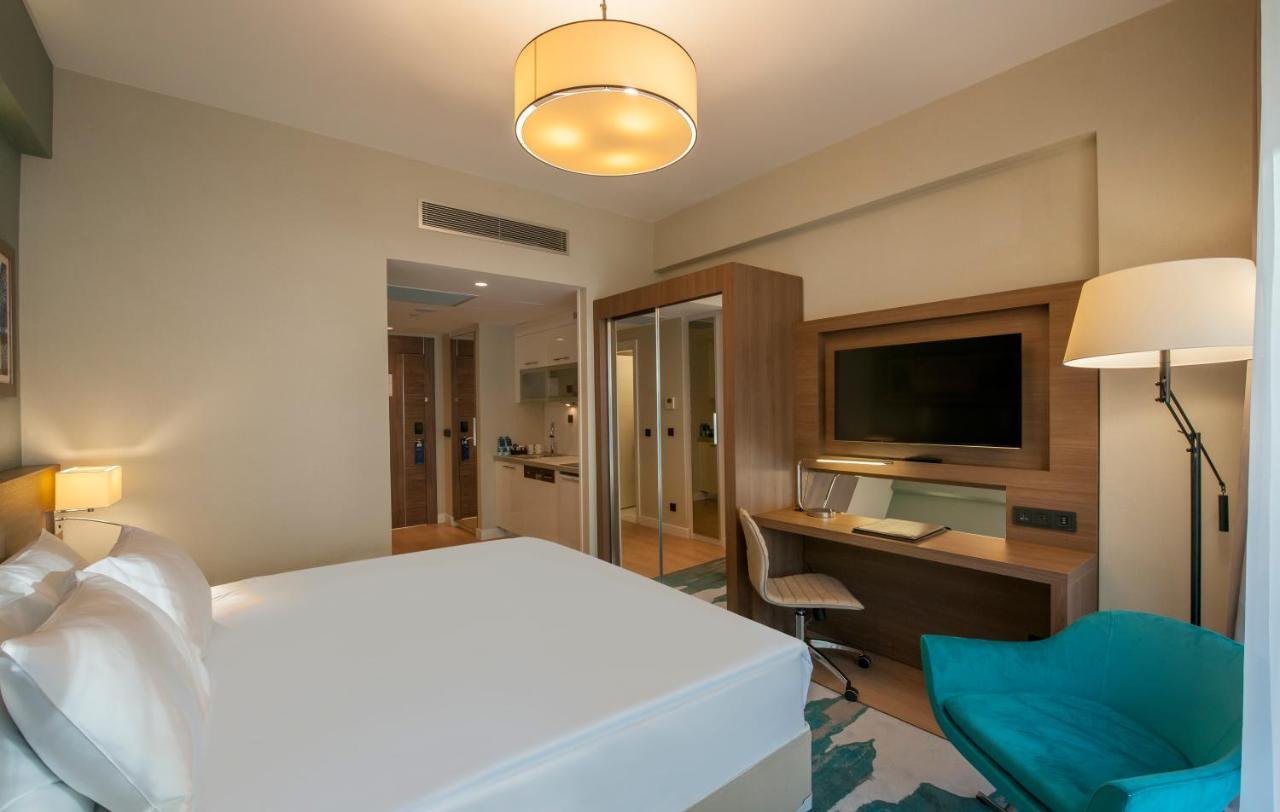 The Superior Living Batisehir Appartement Istanboel Buitenkant foto