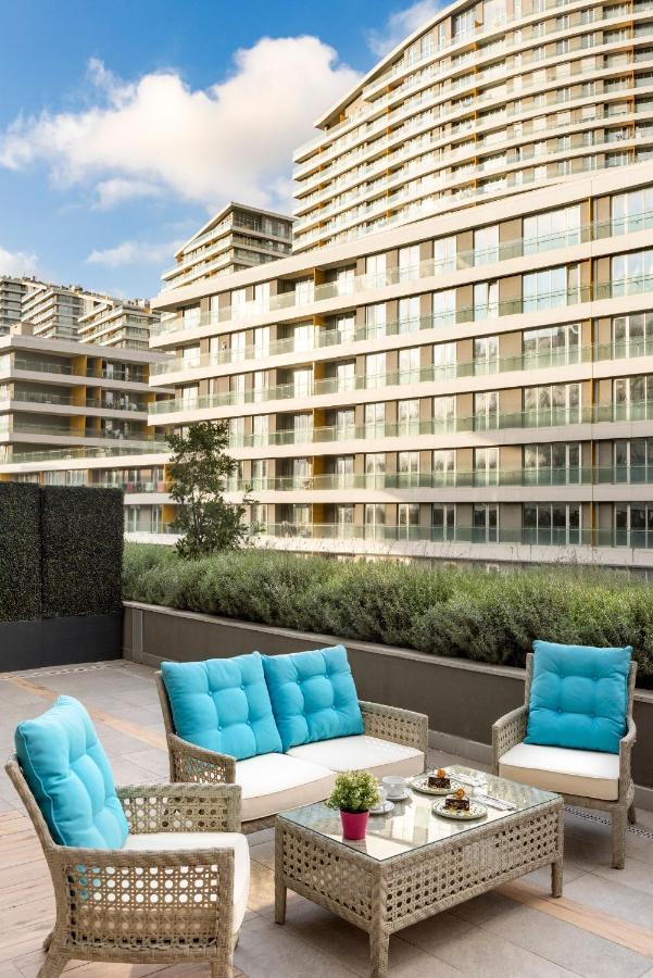 The Superior Living Batisehir Appartement Istanboel Buitenkant foto