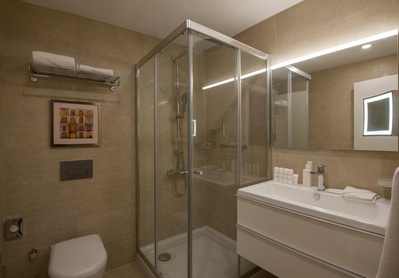 The Superior Living Batisehir Appartement Istanboel Buitenkant foto