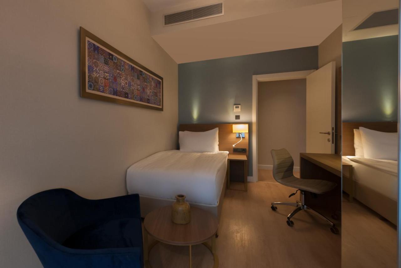 The Superior Living Batisehir Appartement Istanboel Buitenkant foto