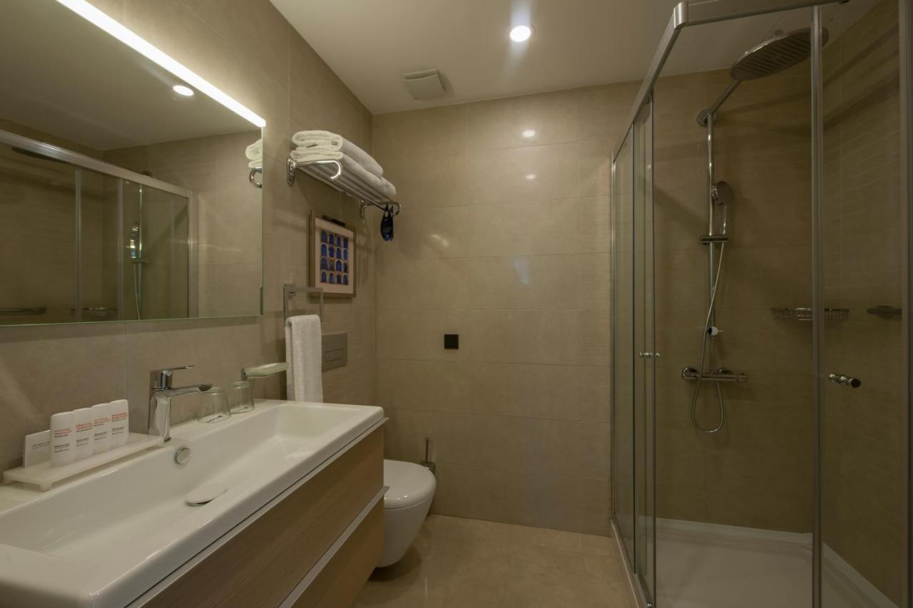 The Superior Living Batisehir Appartement Istanboel Buitenkant foto