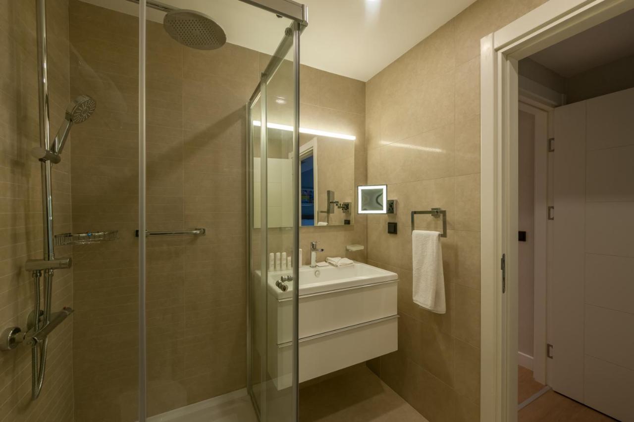 The Superior Living Batisehir Appartement Istanboel Buitenkant foto