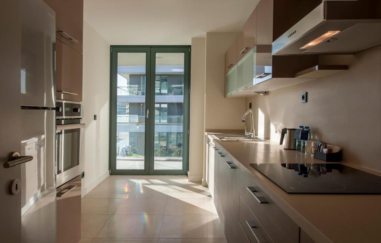 The Superior Living Batisehir Appartement Istanboel Buitenkant foto