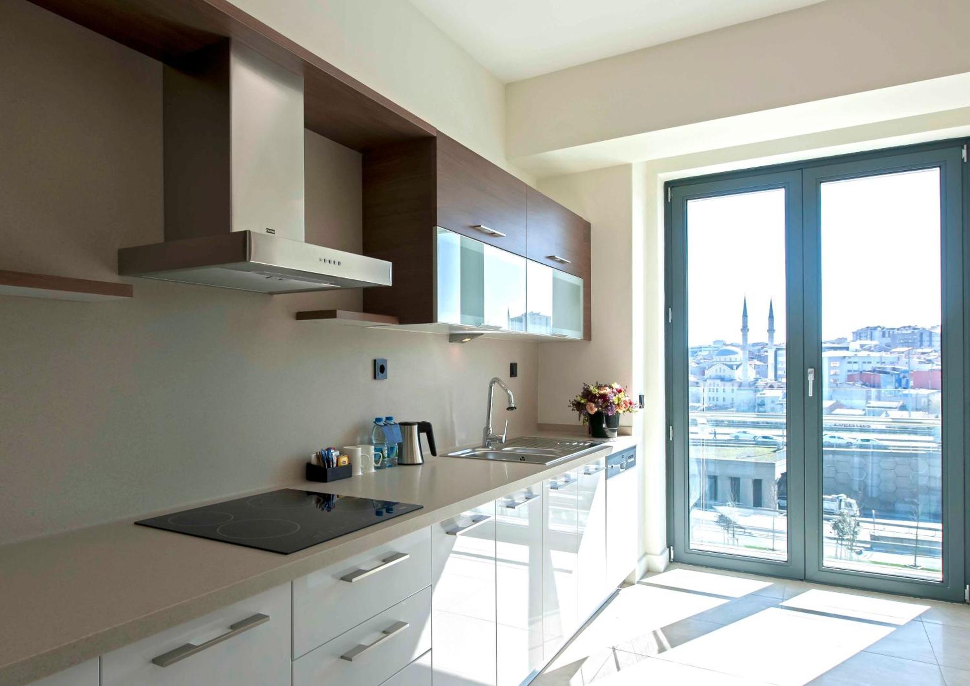The Superior Living Batisehir Appartement Istanboel Buitenkant foto